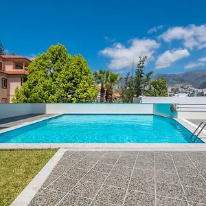 Apartment Miramar With Pool By Hr Madeira Funchal (Madeira)